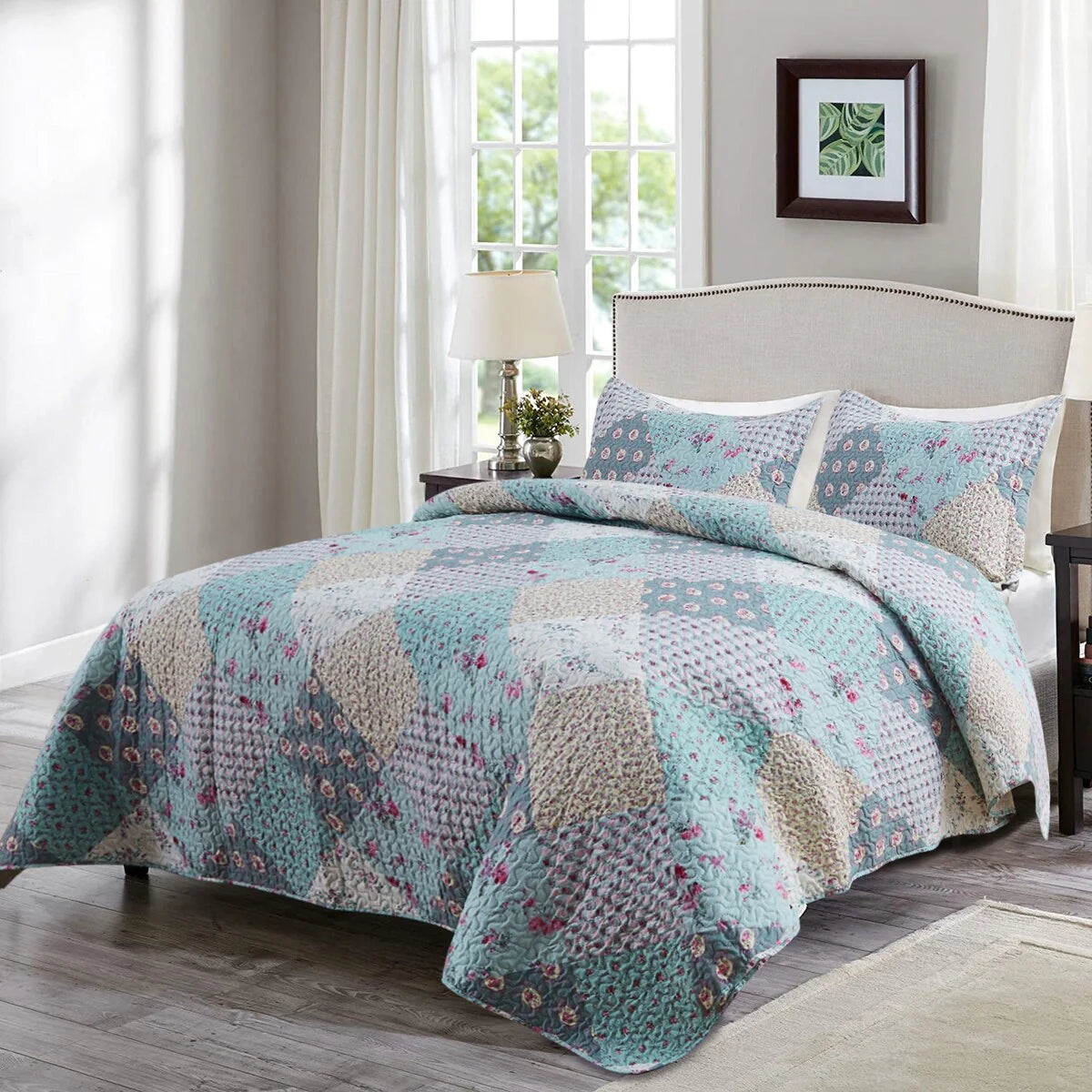 3 Piece Retro Printed Reversible Quilt Set