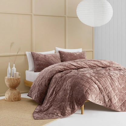 Wonderful Diamond Velvet 3 Piece Quilt Set