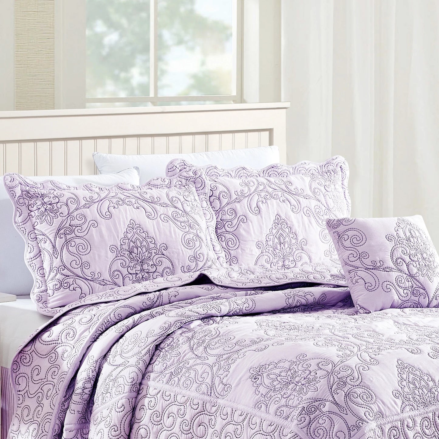 Serenta Damask Oversized 4-piece Bedspread Set