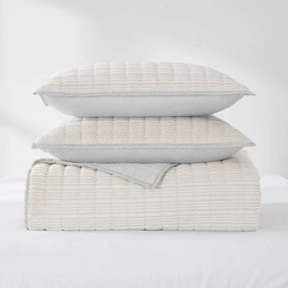 Wonderful Velvet 3 Piece Quilt Set