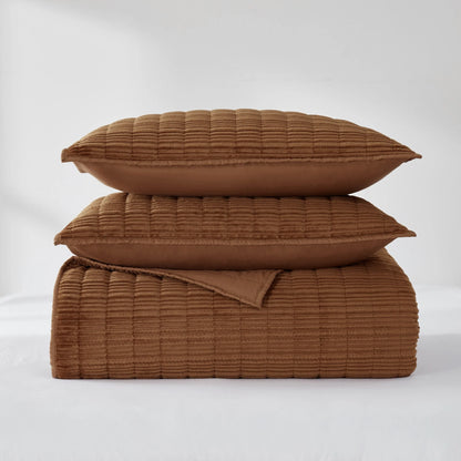 Wonderful Velvet 3 Piece Quilt Set