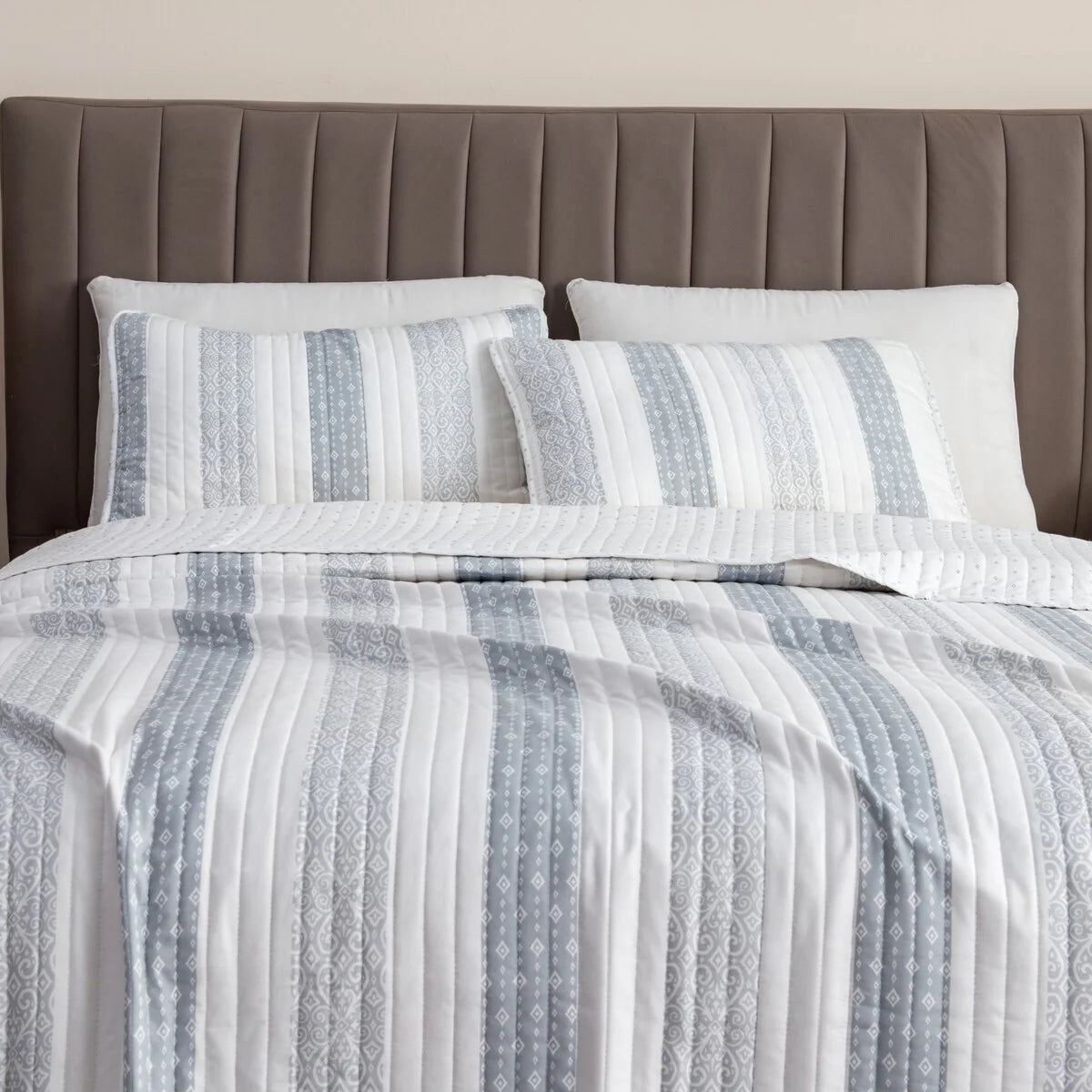 Premium Patterned Stripe Design Microfiber Quilt Set With Shams