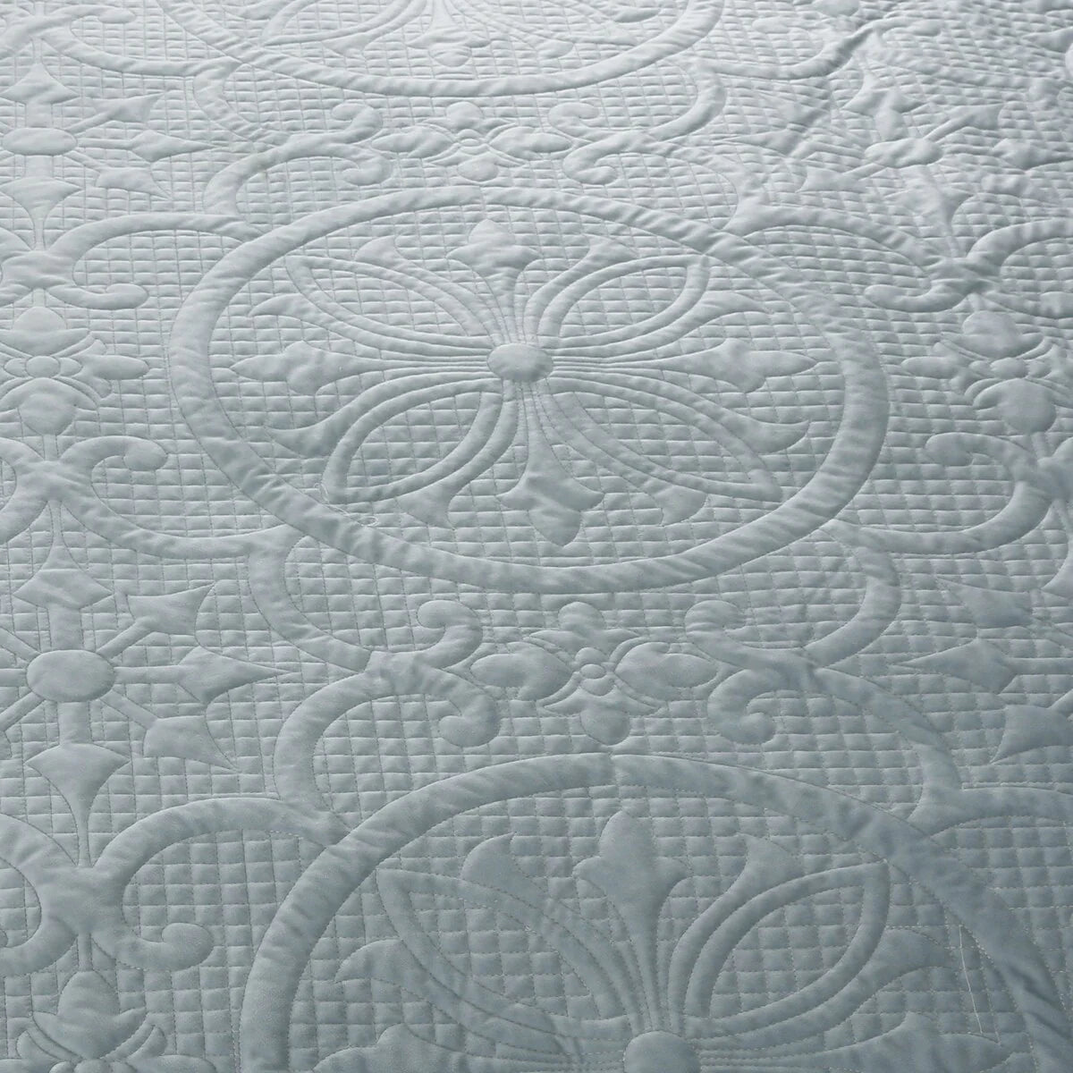 Estate Collection Joanna Velvet Quilt Set