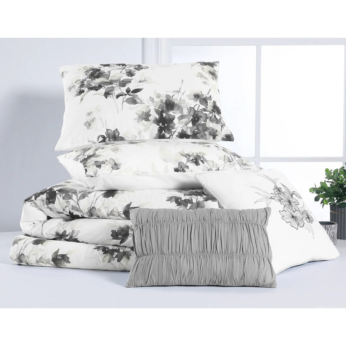 Wonderful Sophia 5-Piece Floral Pattern Comforter Set