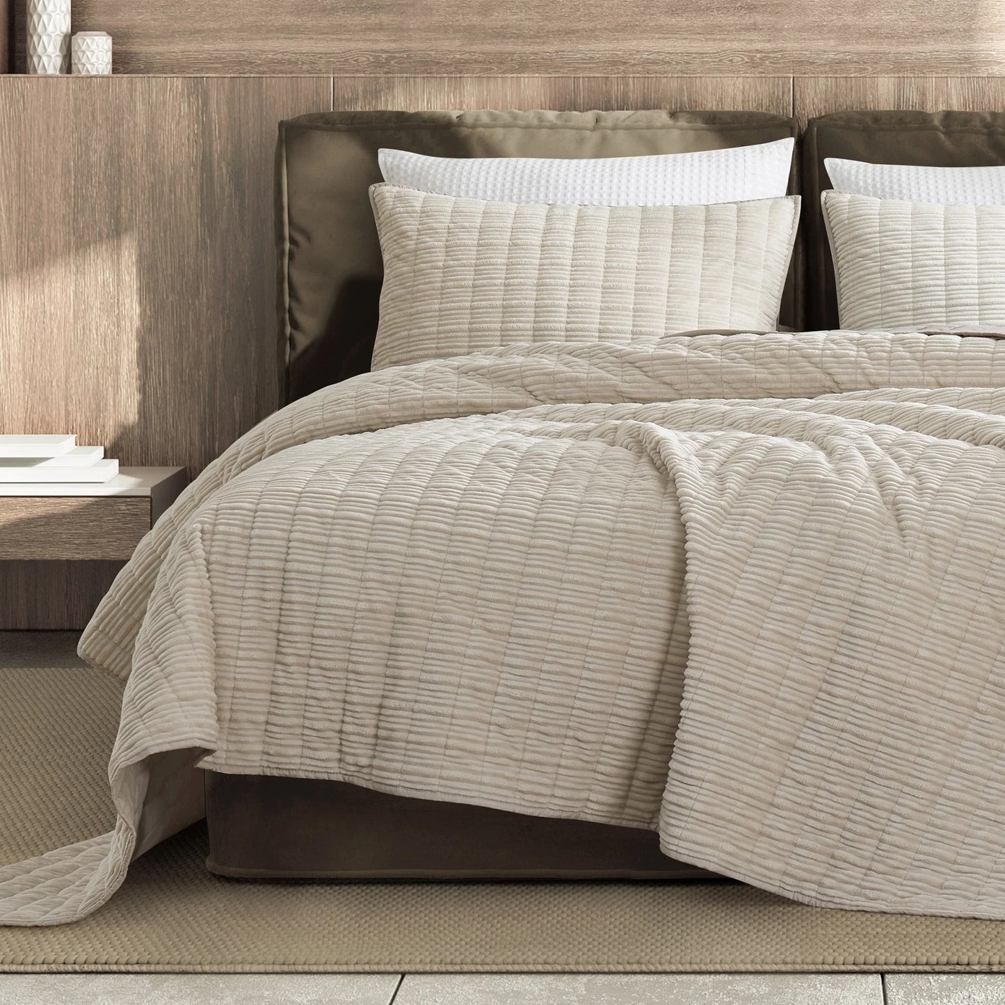 Wonderful Velvet 3 Piece Quilt Set
