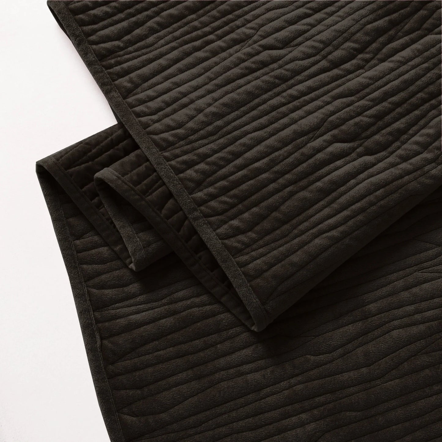 Wonderful Velvet 3 Piece Quilt Set