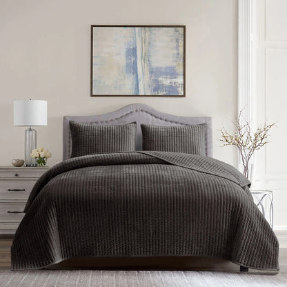 Wonderful Velvet 3 Piece Quilt Set