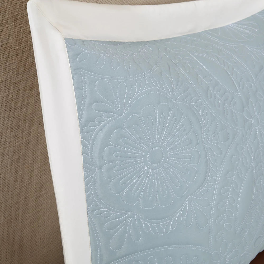 Madison Park Stanton Reversible Oversized 5-piece Bedspread Quilt Set with Matching Shams