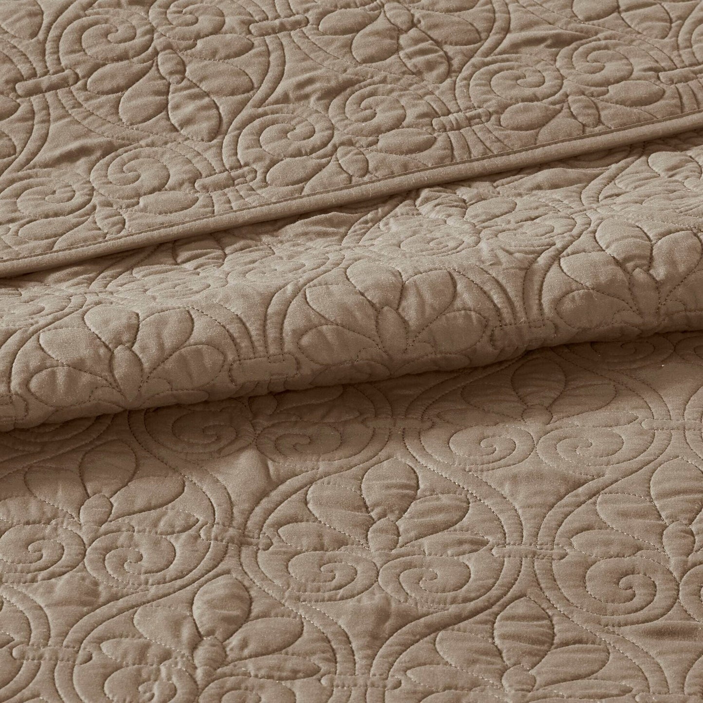Madison Park Mansfield Reversible Quilt Set