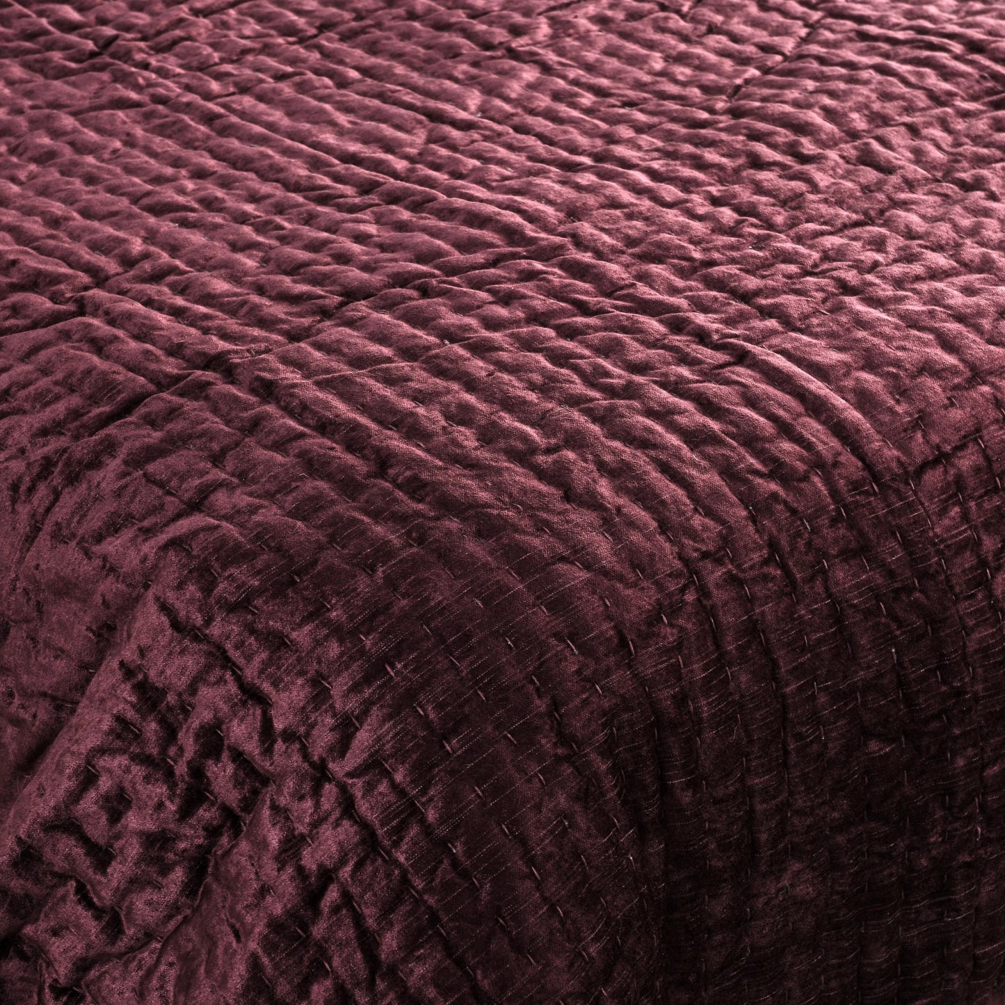 Dimitry 100% Rayon Velvet Quilt by Kosas Home