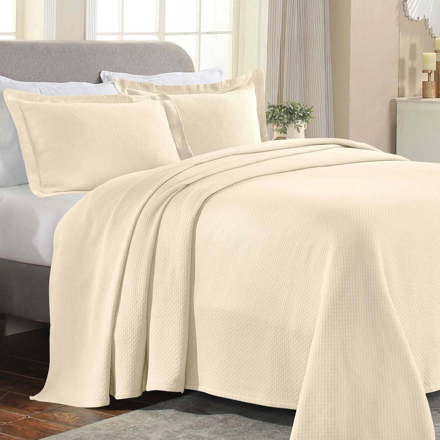 Superior Solitaire Cotton Decorative Bedspread Set
