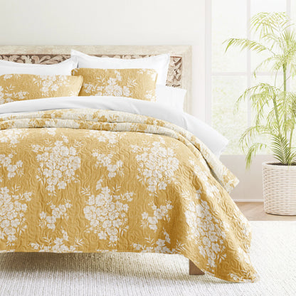 Becky Cameron All Season 3 Piece Distressed Bouquet Reversible Quilt Set