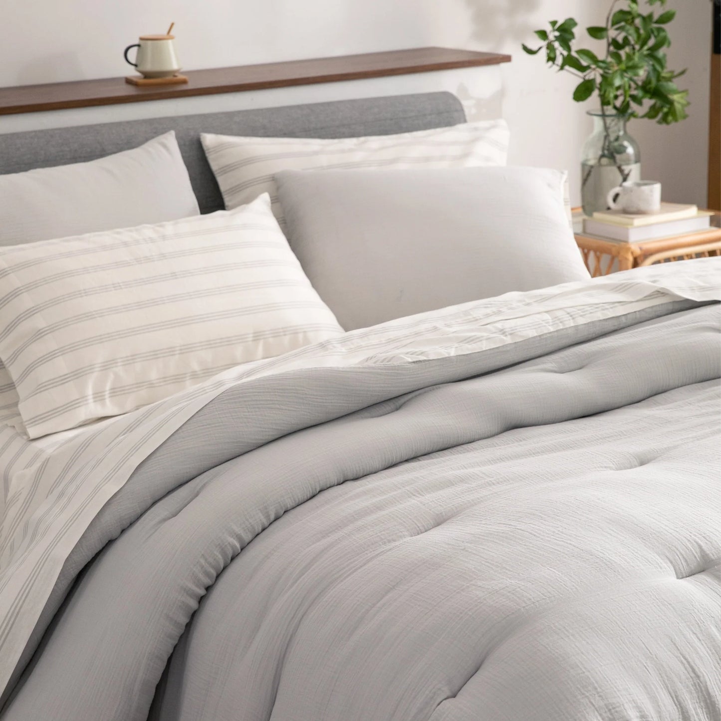 Wonderful Velvet 3 Piece Quilt Set