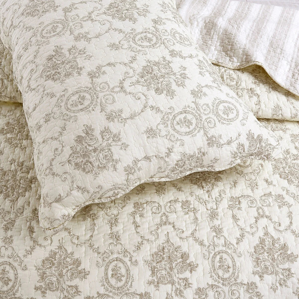 Gracewood Hollow Mekuli French Medallion 3-piece Quilt Bedding Set