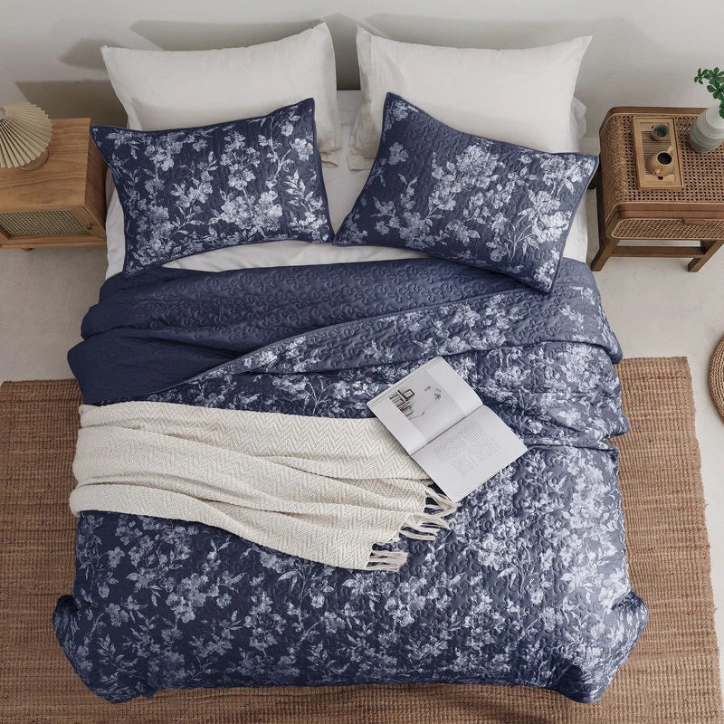 Wonderful Sophia Lightweight Floral Quilt Set