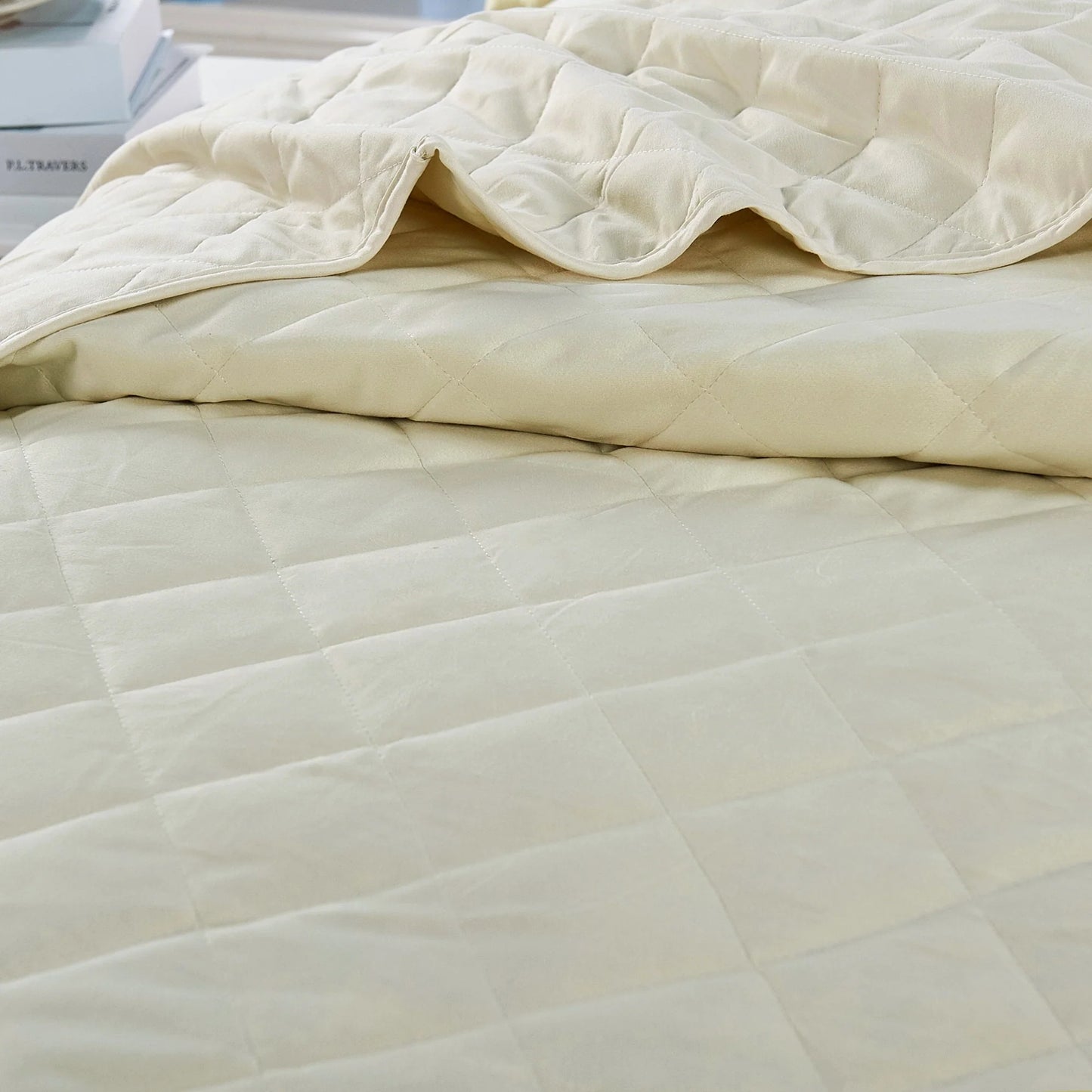 Serenta Velvet Quilts 5 Piece Ultra Soft Floor Touching Bedspread Set