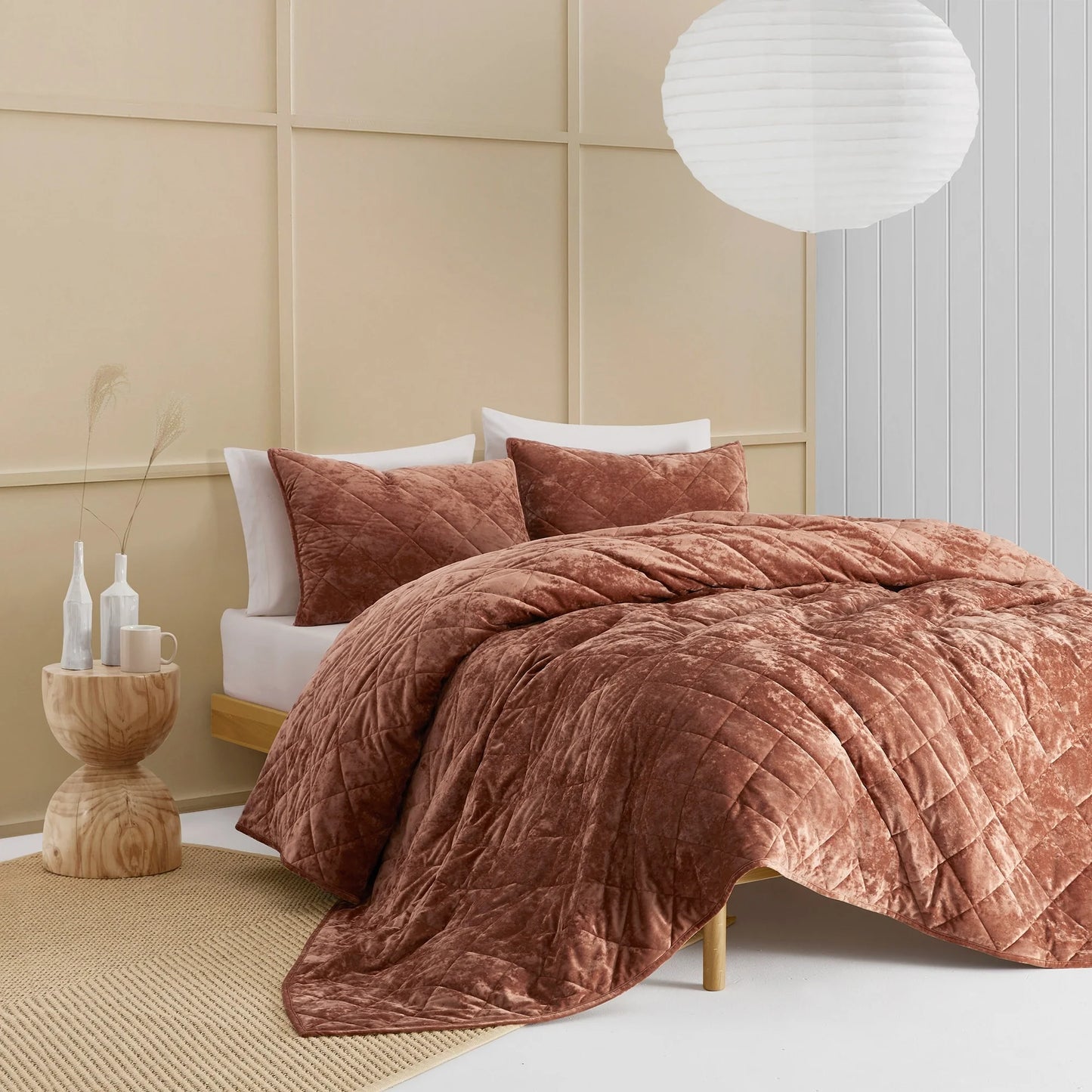 Wonderful Diamond Velvet 3 Piece Quilt Set
