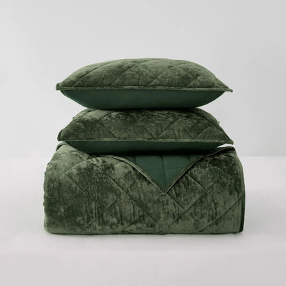 Wonderful Diamond Velvet 3 Piece Quilt Set