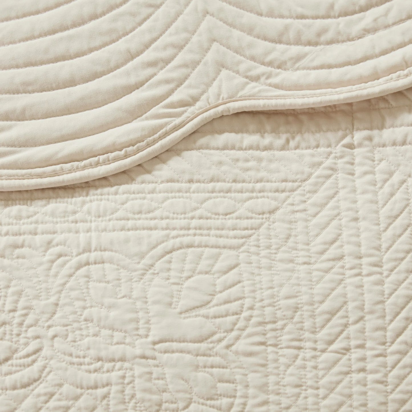 Madison Park Marino 3 Piece Reversible Scalloped Edge Quilt Set
