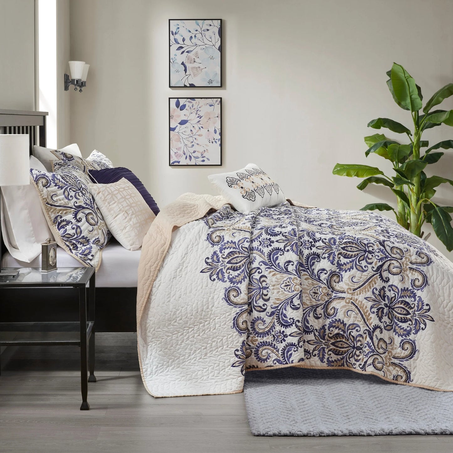 Madison Park Cardiff 6 Piece Reversible Quilt Set with Throw Pillows