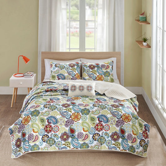 Intelligent Design Tamil Reversible Paisley Quilt Set with Throw Pillow