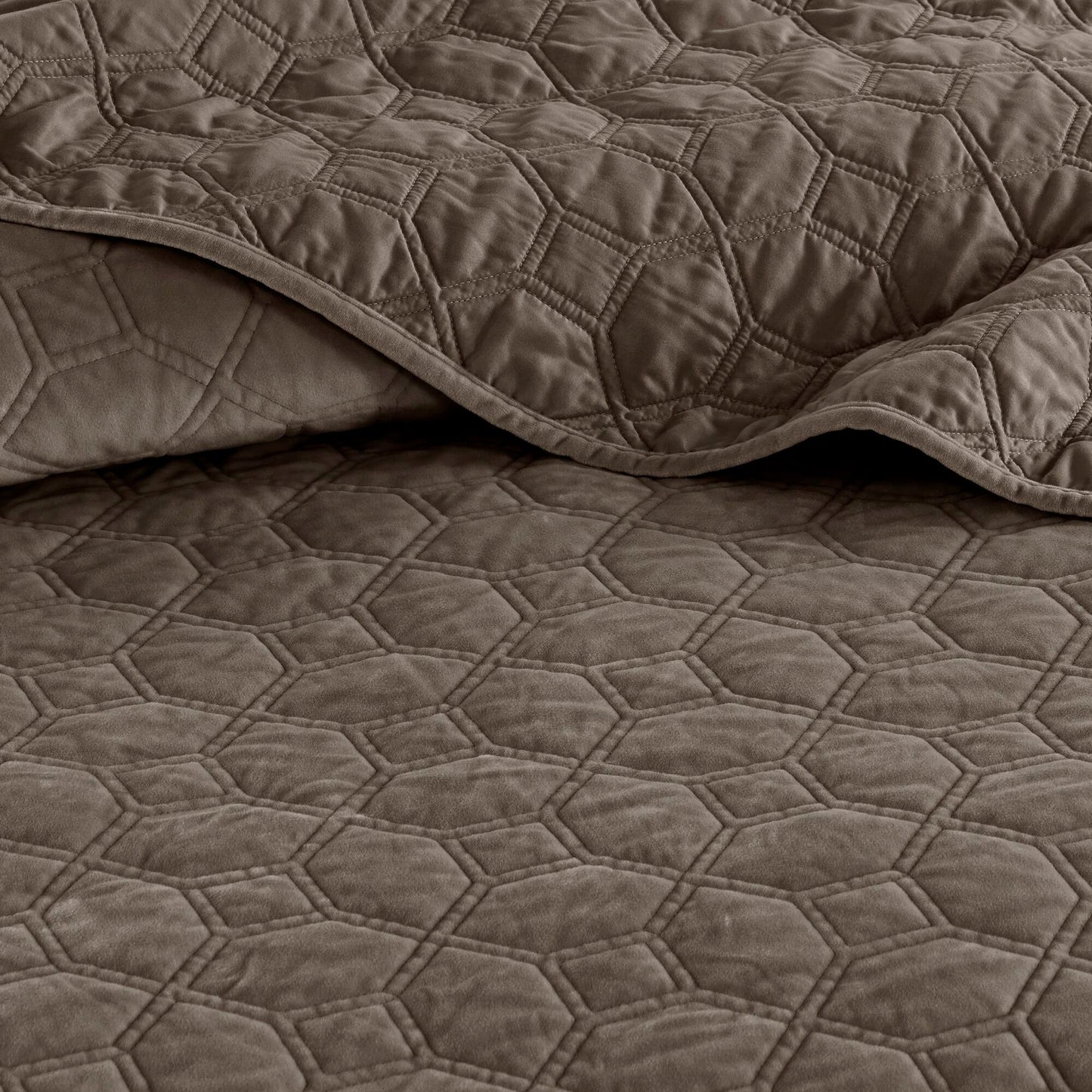 Madison Park Emery 3 Piece Velvet Quilt Set