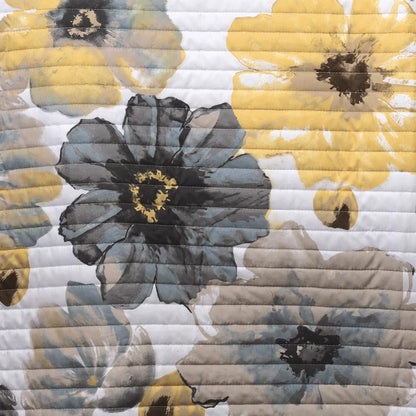 Levine Reversible Floral/ Damask 3-piece Quilt Set