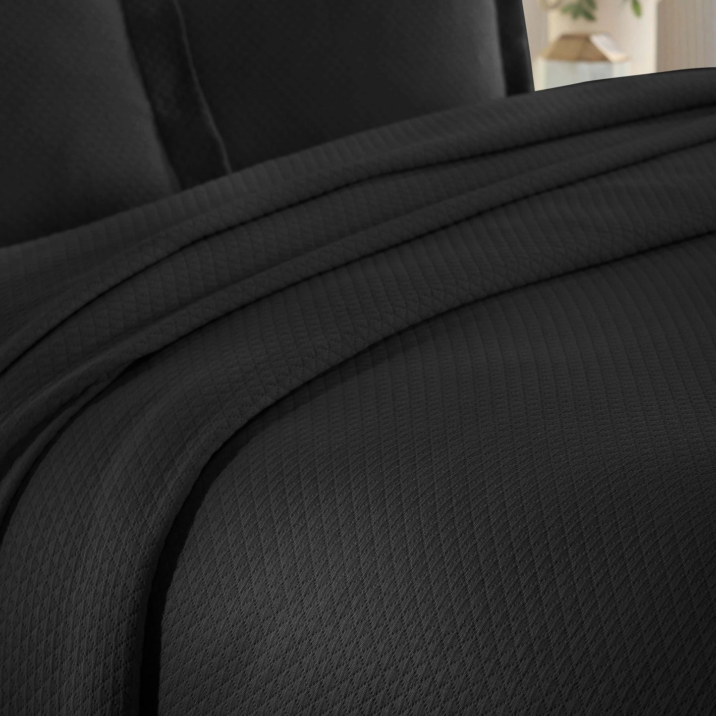 Superior Solitaire Cotton Decorative Bedspread Set