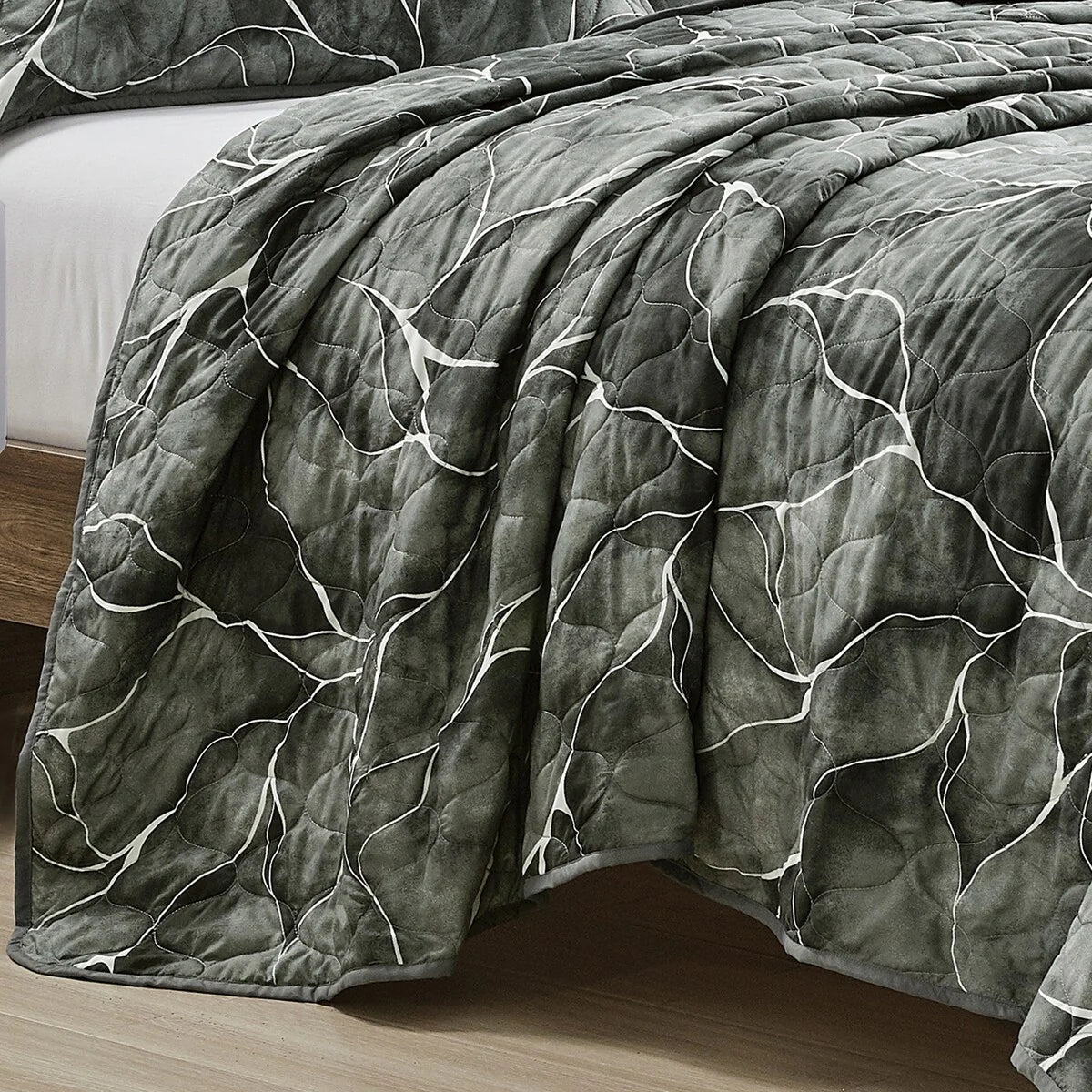 Arelli Luxury 3 Piece Bedspread