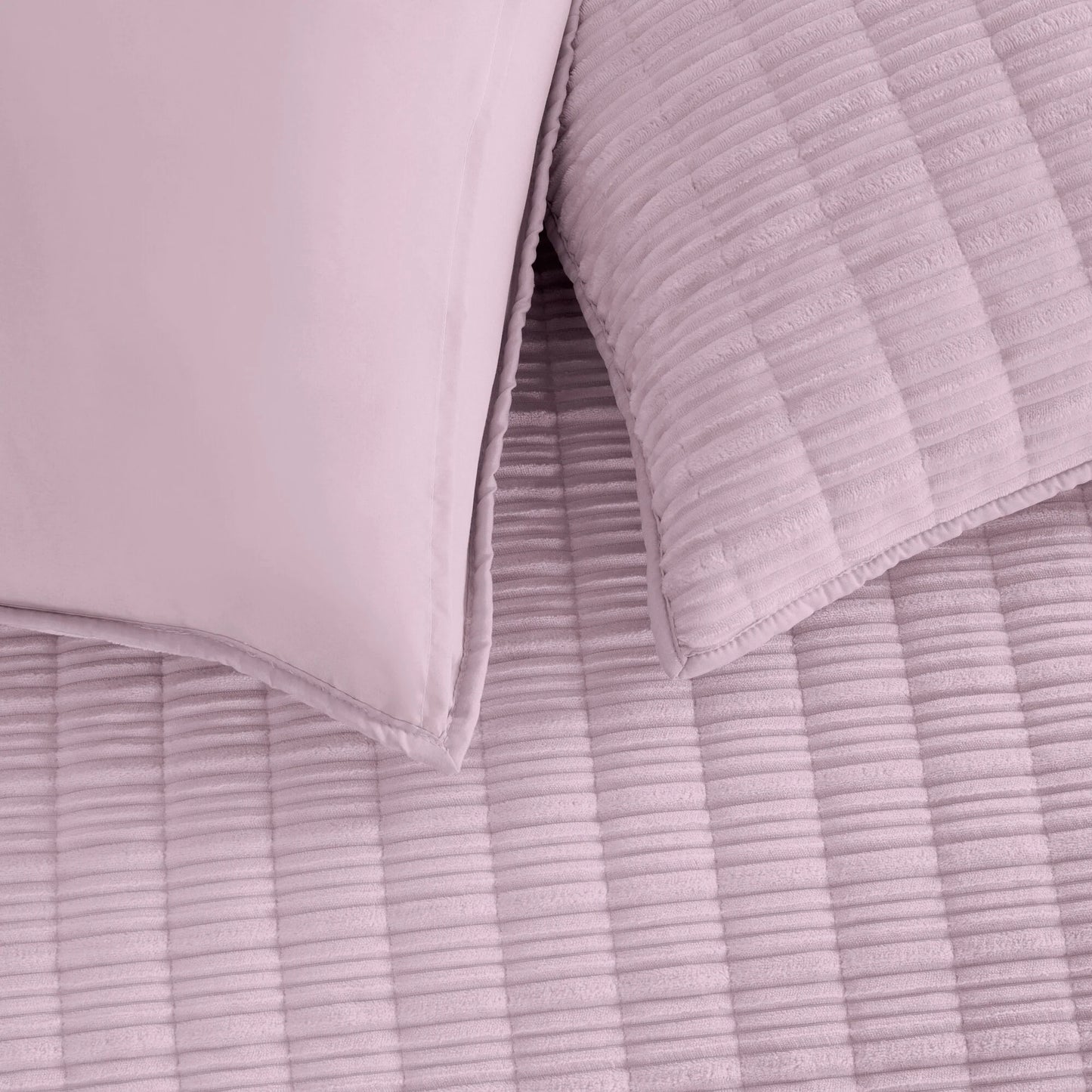 Wonderful Velvet 3 Piece Quilt Set