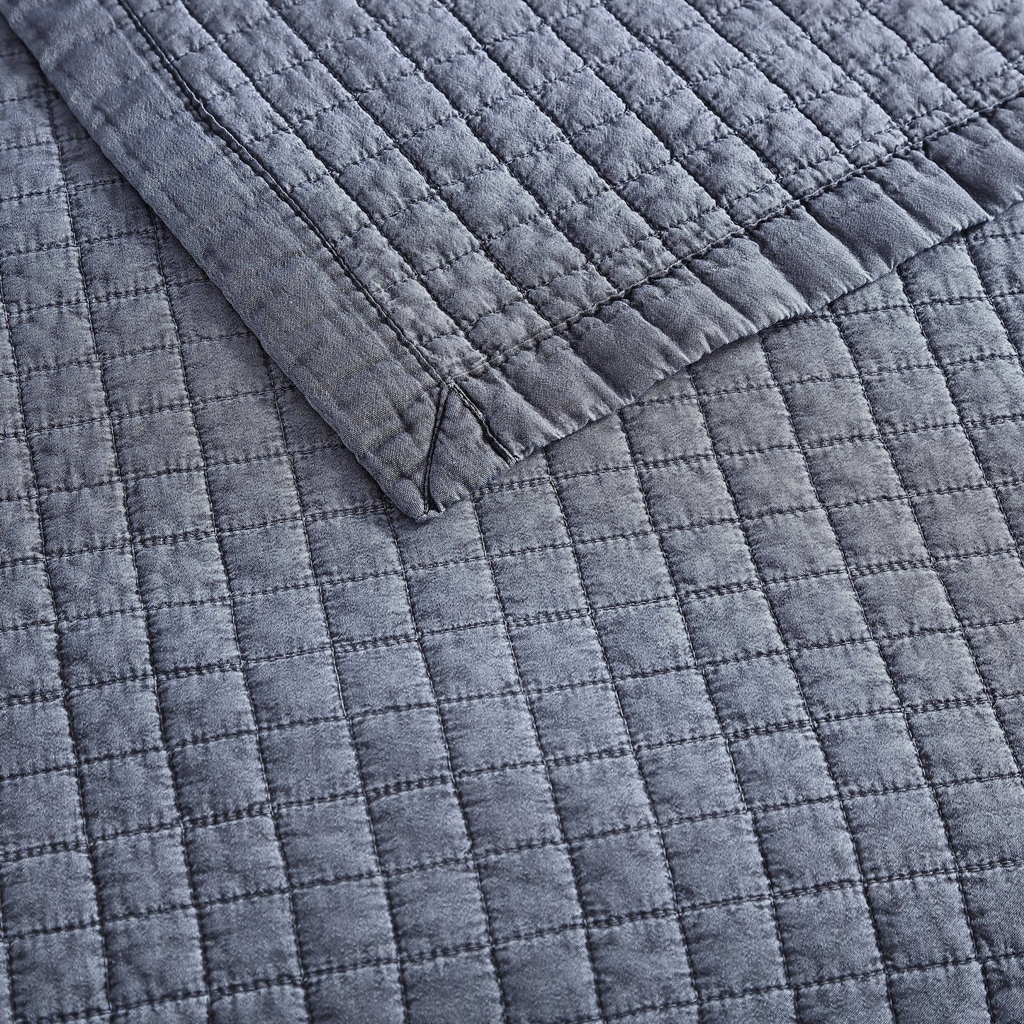 City Scene Cloud Solid Charcoal Quilt Set