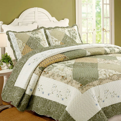 The Gray Barn Crosskeys Patchwork 3-piece Quilt Bedding Set