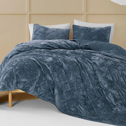 Wonderful Diamond Velvet 3 Piece Quilt Set