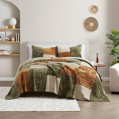 Wonderful Velvet 3 Piece Quilt Set