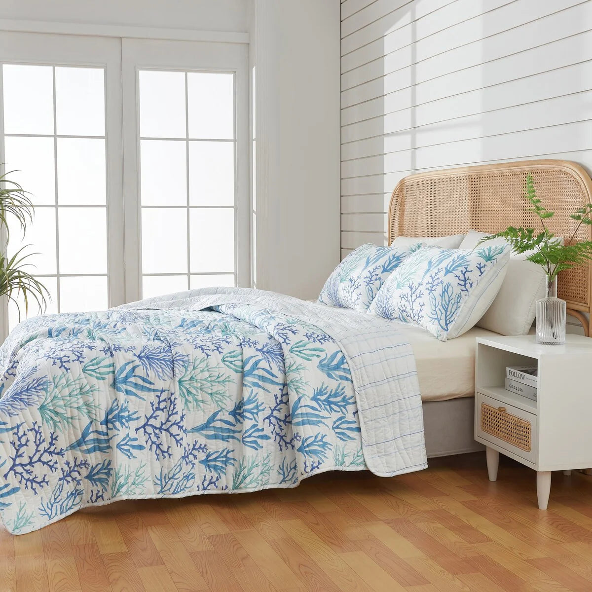Premium Blue Coral Microfiber Quilt Set With Shams