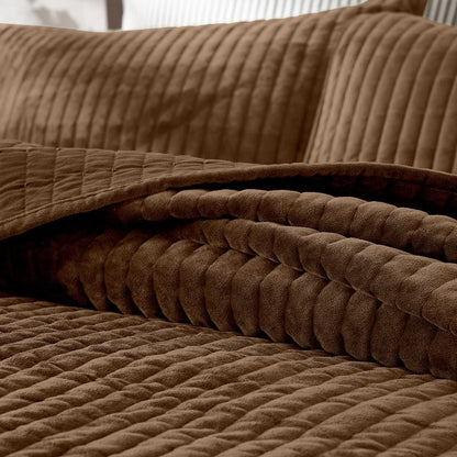 Wonderful Velvet 3 Piece Quilt Set