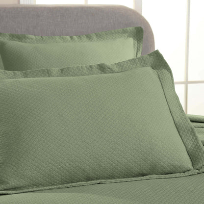 Superior Solitaire Cotton Decorative Bedspread Set