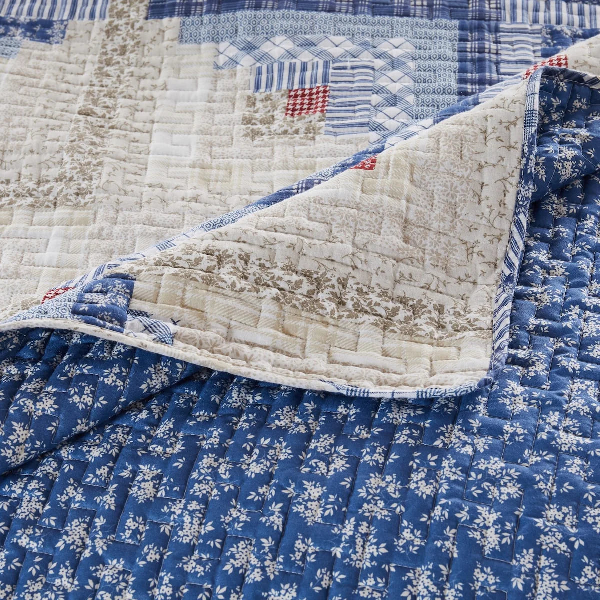 Greenland Home Finely Stitched Cottage Cabin Traditional Quilt Set