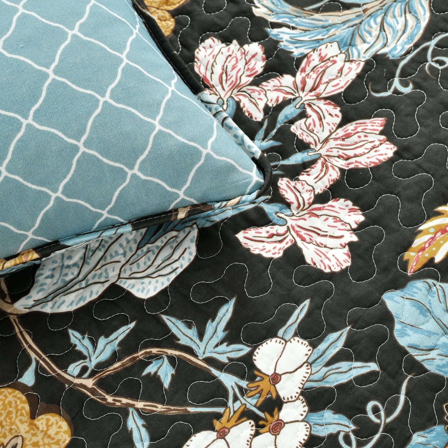 The Curated Nomad Chorro 3-piece Quilt Set