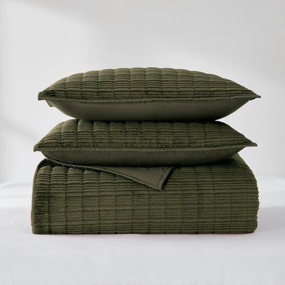 Wonderful Velvet 3 Piece Quilt Set