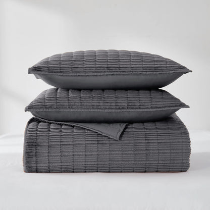 Wonderful Velvet 3 Piece Quilt Set