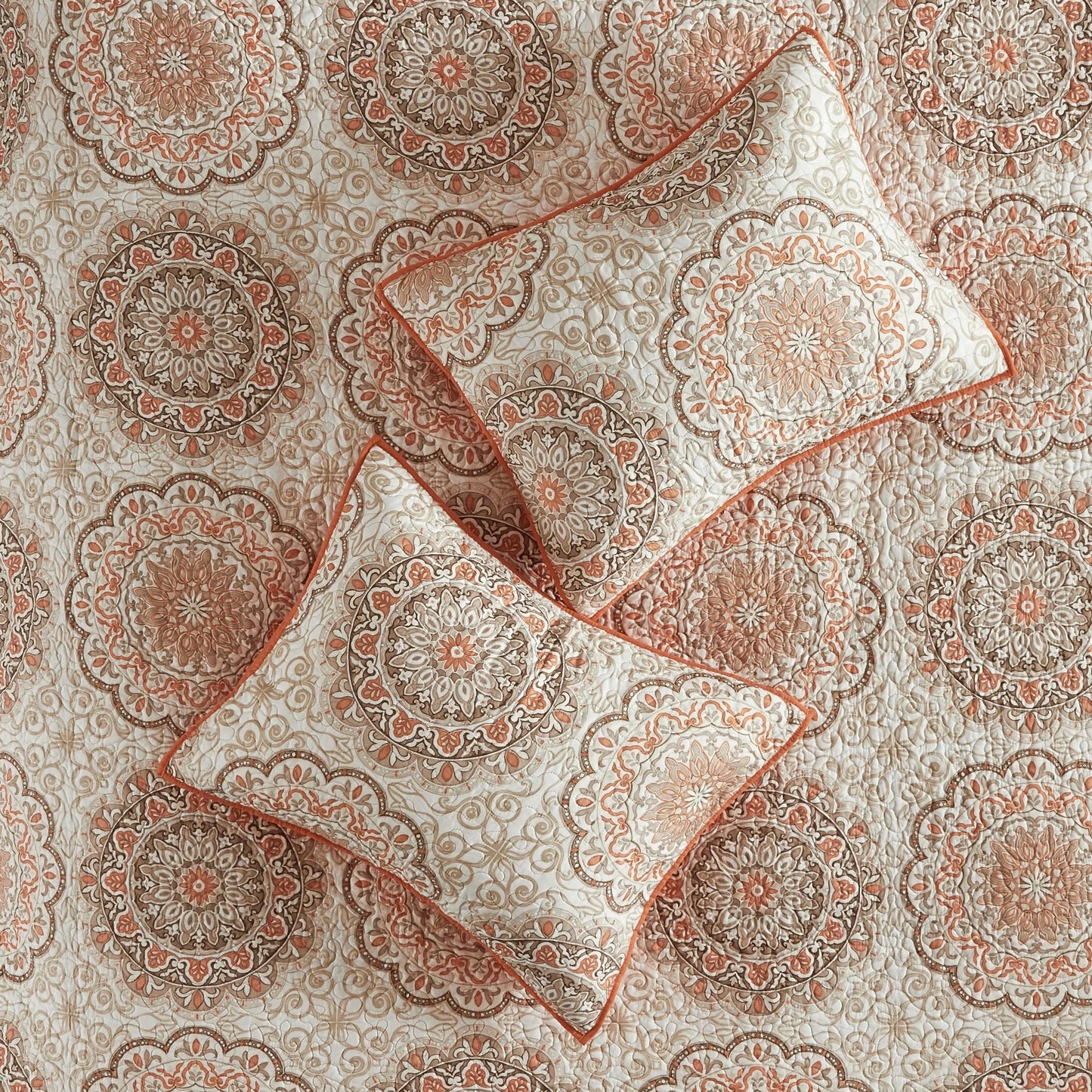 Madison Park Curtner 6 Piece Reversible Quilt Set with Throw Pillows