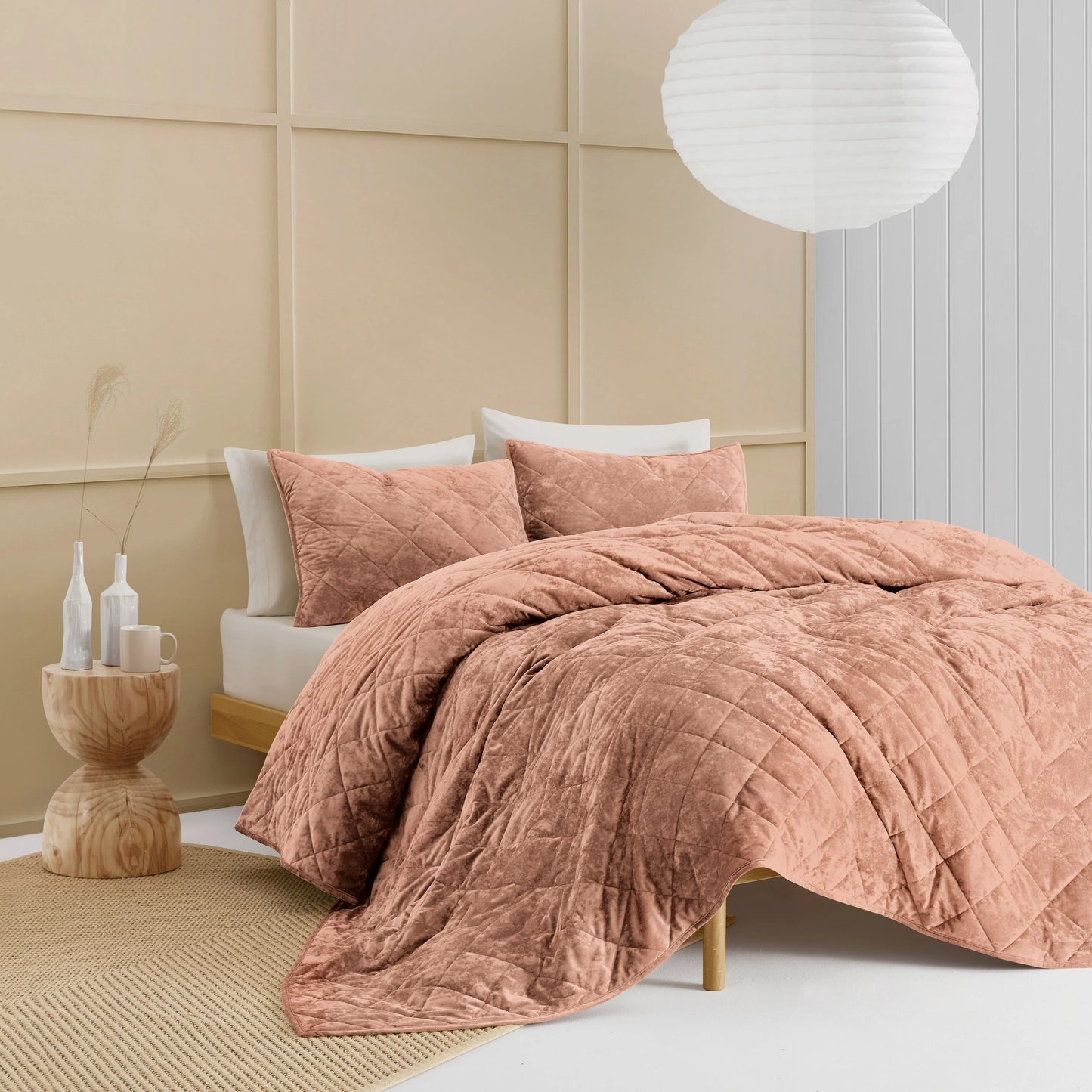 Wonderful Diamond Velvet 3 Piece Quilt Set