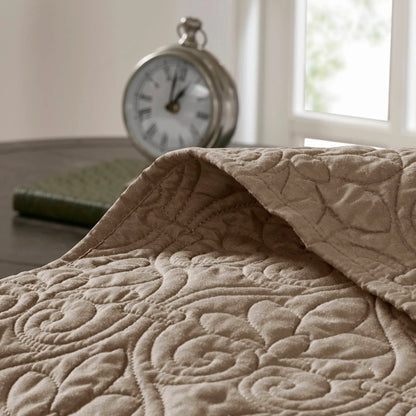 Madison Park Mansfield Reversible Quilt Set