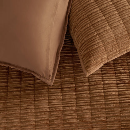 Wonderful Velvet 3 Piece Quilt Set