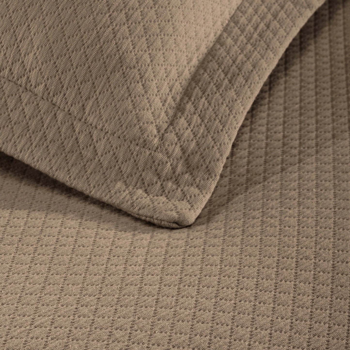 Superior Solitaire Cotton Decorative Bedspread Set