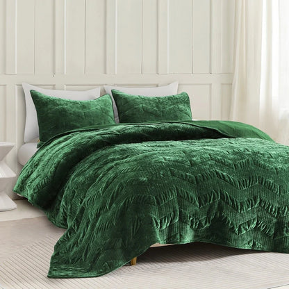 Wonderful Diamond Velvet 3 Piece Quilt Set