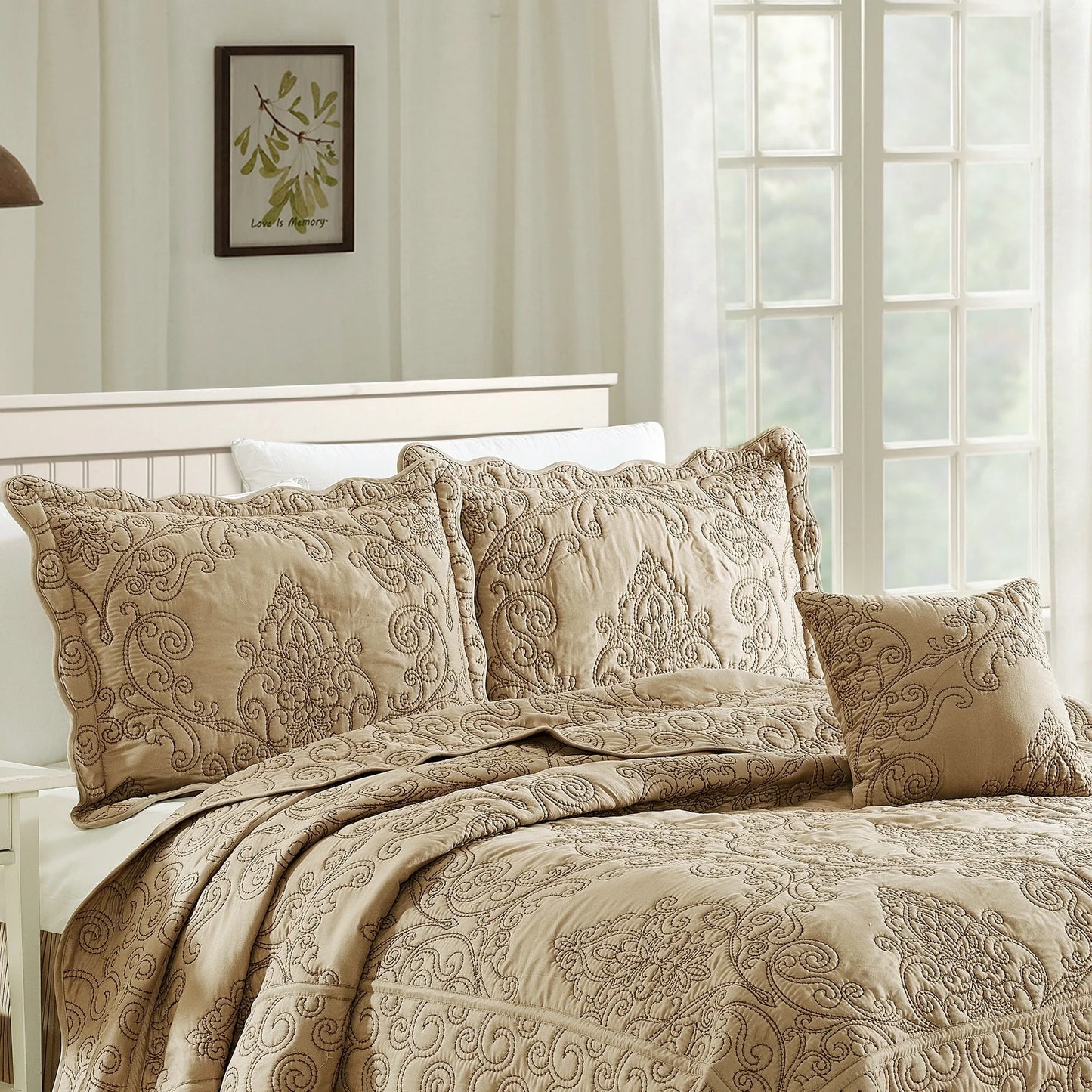 Serenta Damask Oversized 4-piece Bedspread Set
