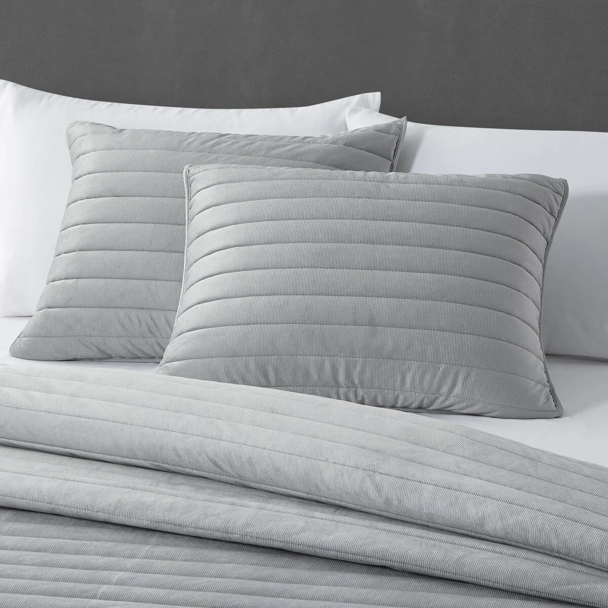 Valencia Quilt Set