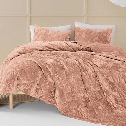Wonderful Diamond Velvet 3 Piece Quilt Set